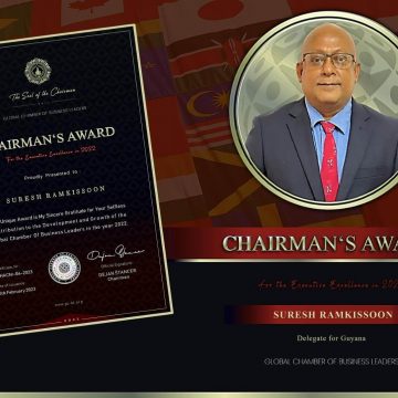 O Sr. Suresh (CEO da IBN) recebe o maior prêmio da GCBL – O ‘Prêmio do Presidente’